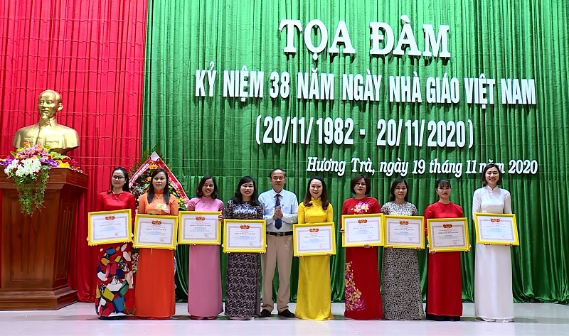 Tọa đàm kỷ niệm 38 năm Ngày Nhà giáo Việt Nam